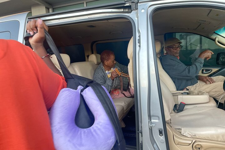 Cape Town: Airport Shuttle Affordable - Photo 1 of 25